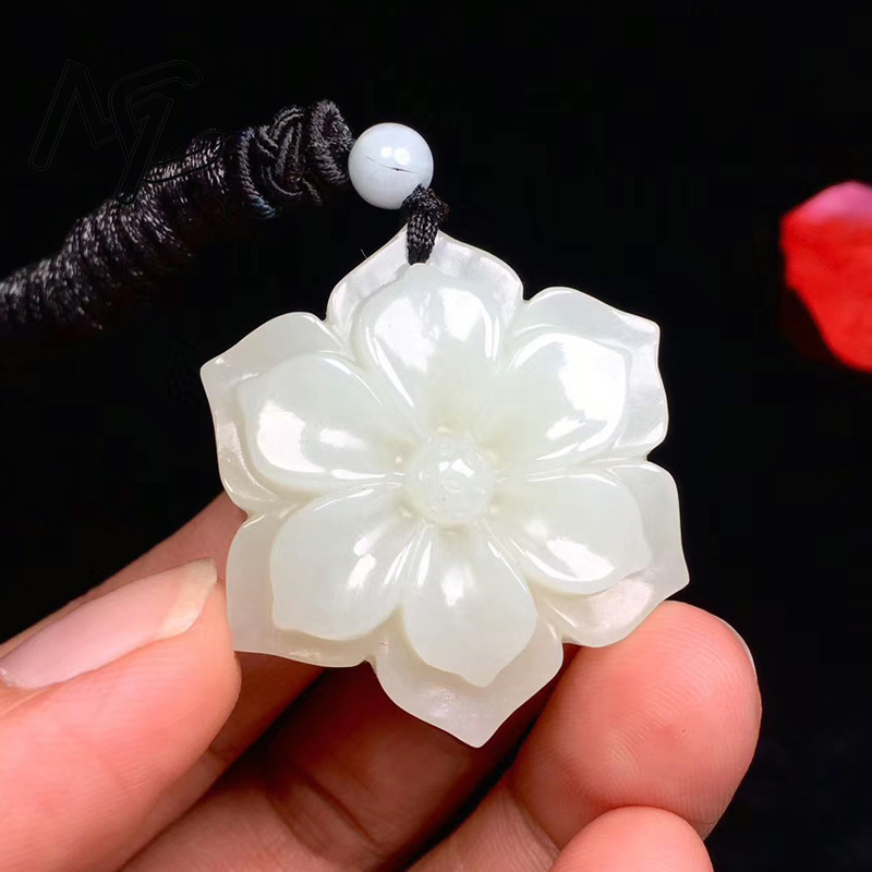 Necklaces - 天然中国白翡翠五角形フラワーペンダント手彫りレディースネックレスファッション高級ジュエリーガールフレンドママギフト