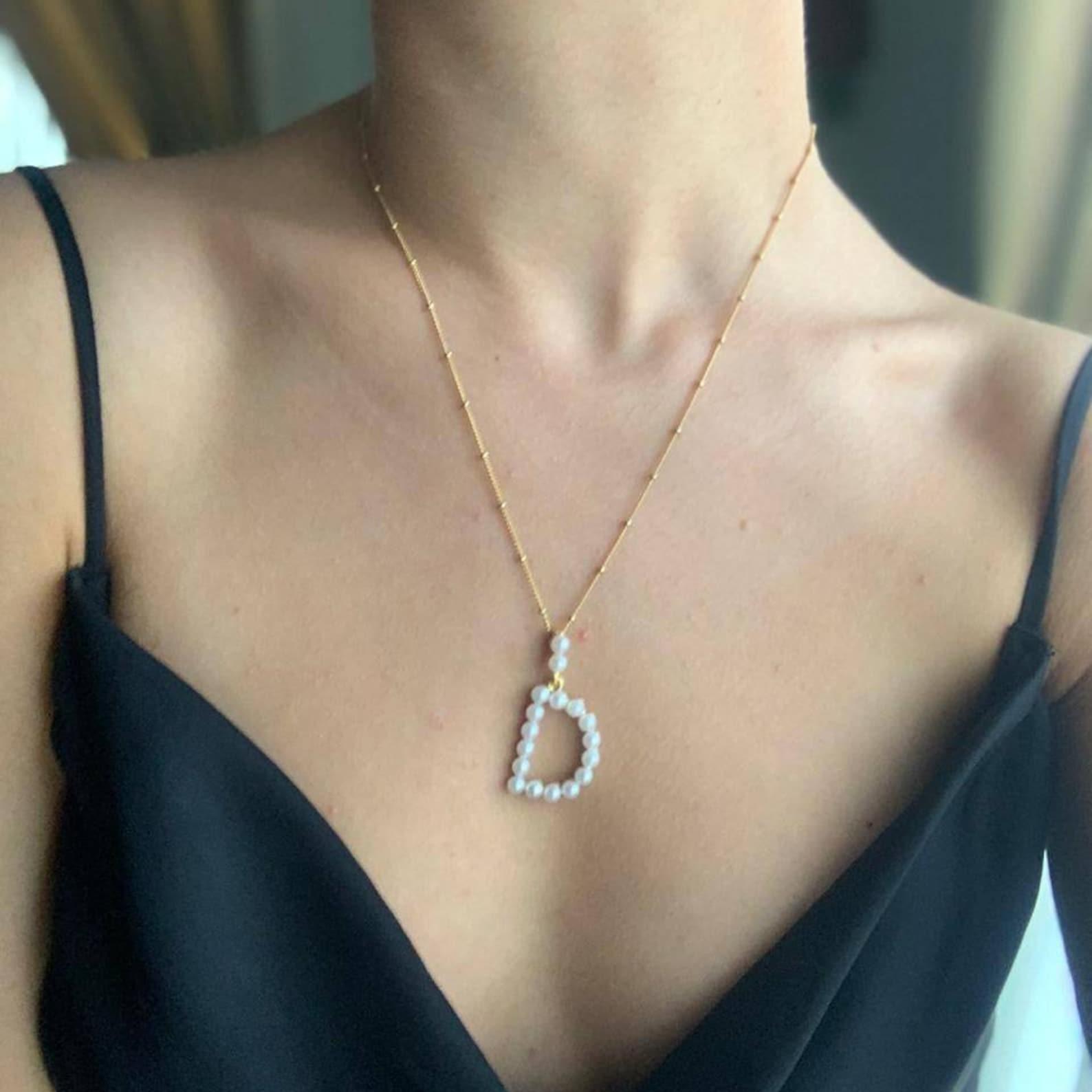 女性のための真珠のイニシャルが付いた金メッキのネックレス,ペ - Custom Name Necklace Stainless Steel のレビューと価格