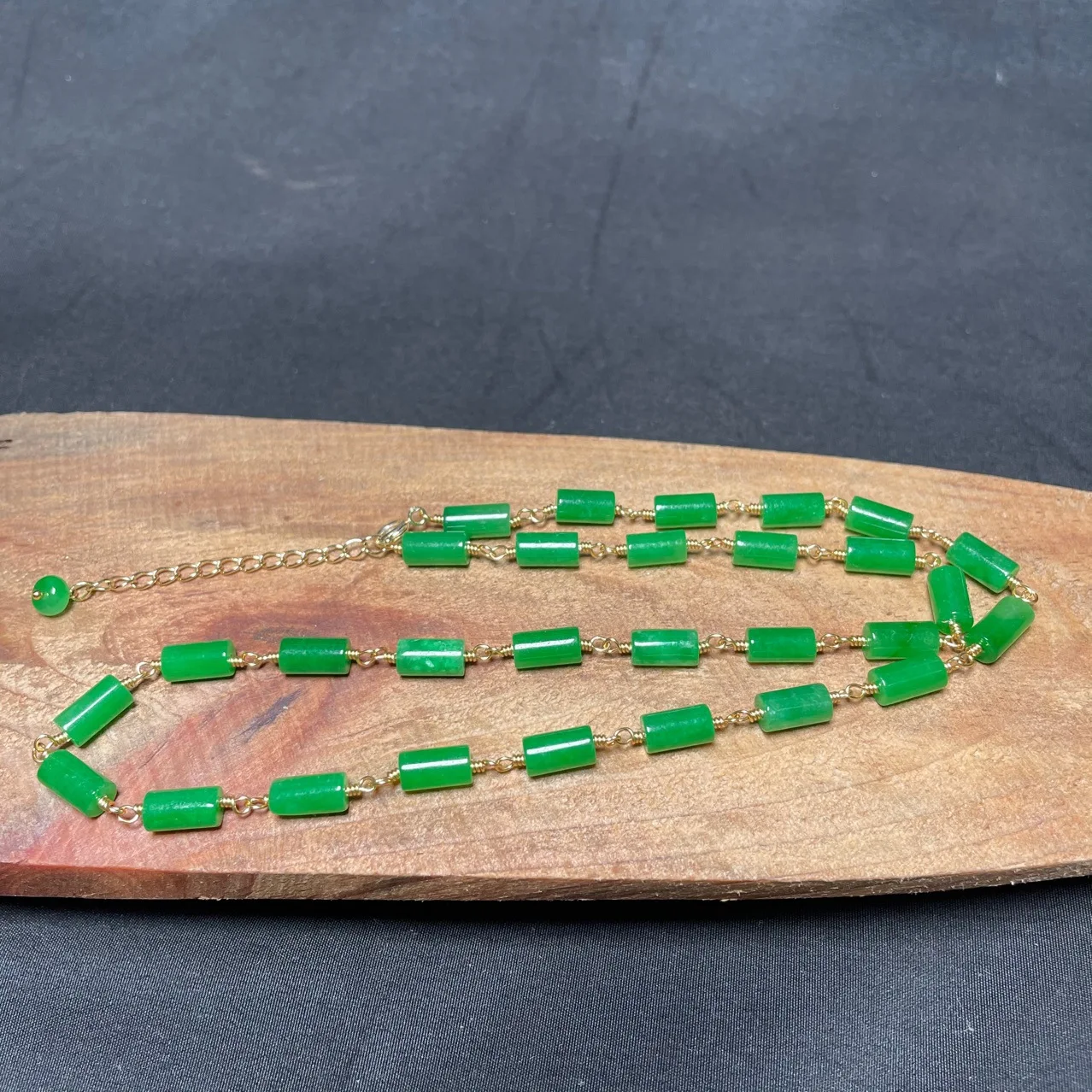 グリーン翡翠ビーズネックレスヴィンテージラッキージュエリース - Necklaces のレビューと価格