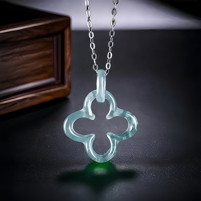 ブルージェイド4リーフクローバーペンダントネックレス、天然バ - Necklaces のレビューと価格