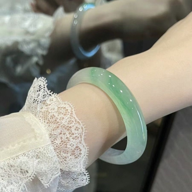 ミャンマー産天然氷玉、花柄模様、ヴィンテージ女性用丸型バング - Bracelets のレビューと価格