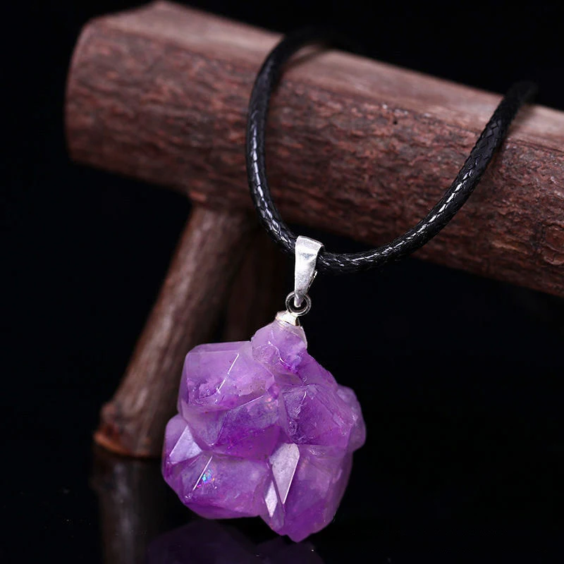 天然アメジストフラワーネックレスレイキヒーリングストーン不規 - Crystal Pendant Necklace Natural Stone のレビューと価格