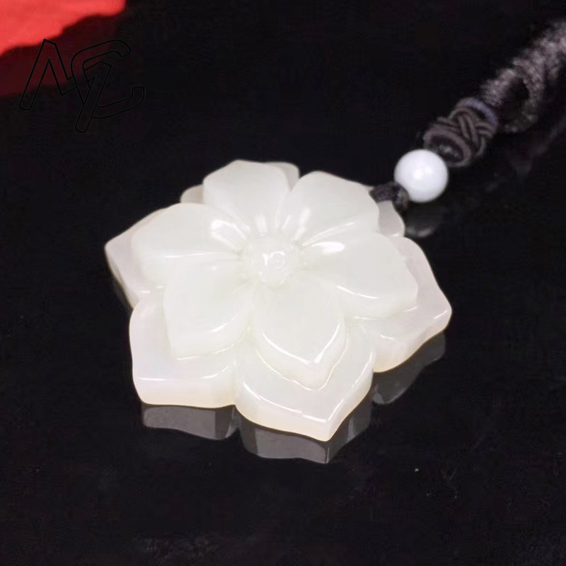 天然中国白翡翠五角形フラワーペンダント手彫りレディースネック - Necklaces のレビューと価格